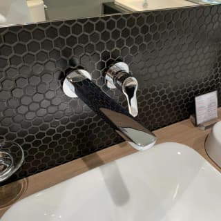 Ảnh Vòi chậu gắn tường TOTO TLG03308BB 4