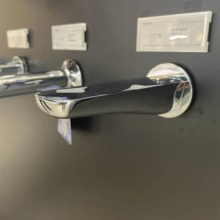 Ảnh Vòi xả bồn LC TOTO TBS03001B 3