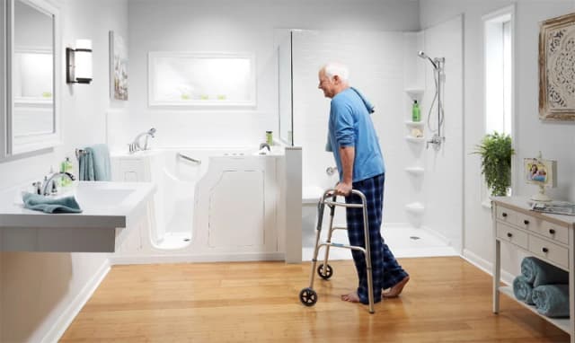 Cách chọn thiết bị vệ sinh cho người già