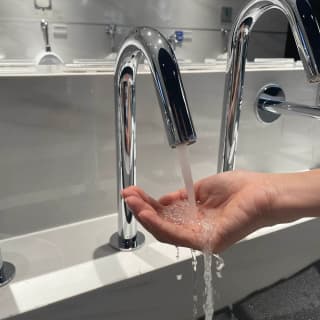 Ảnh Vòi cảm ứng tự động TOTO TLE26007V 4