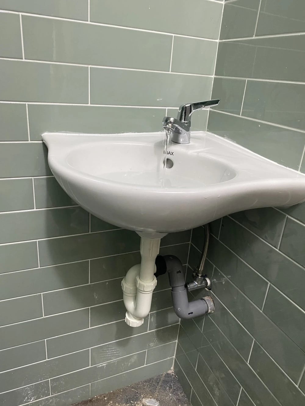 Ảnh Chậu rửa treo tường Inax L-281V 3