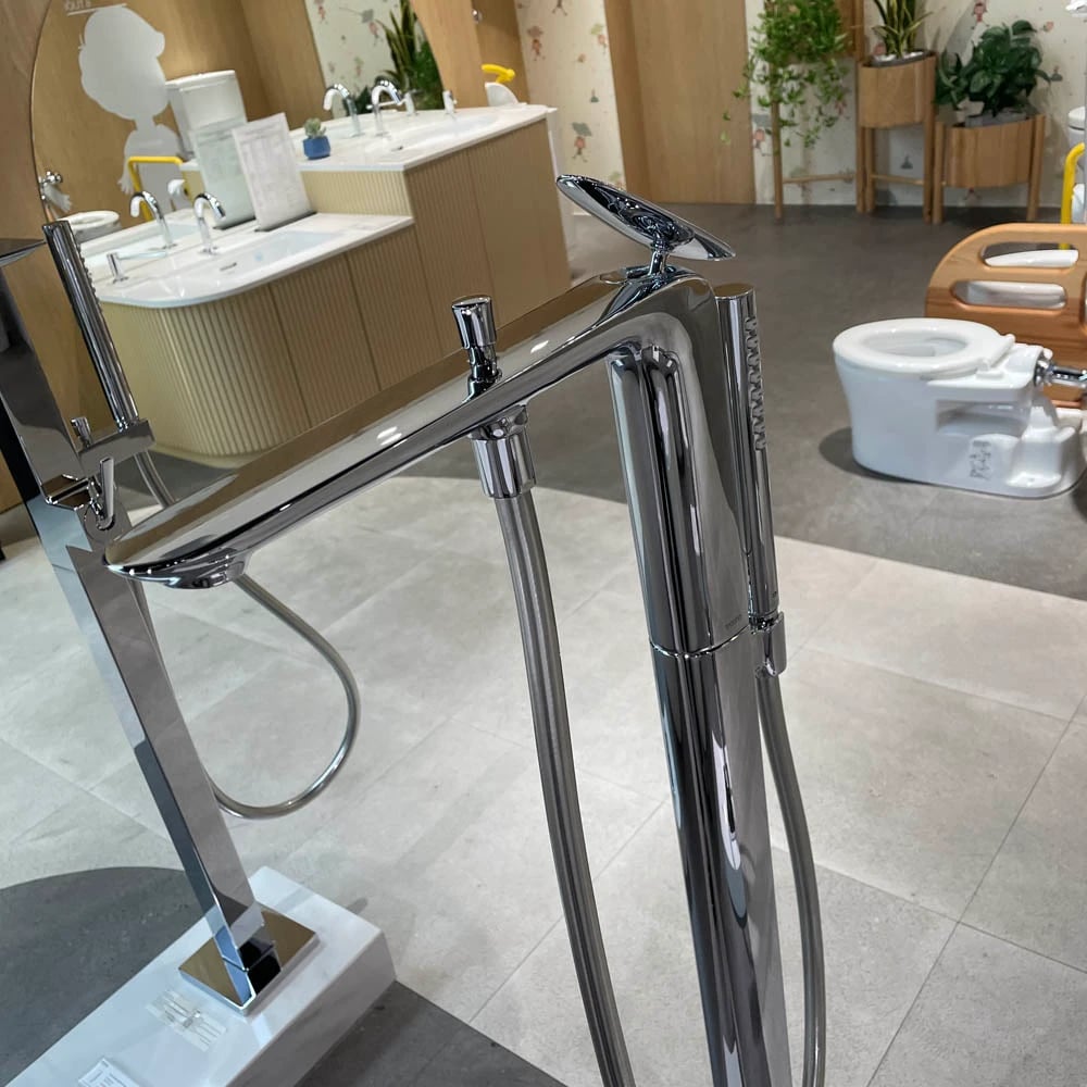 Ảnh Vòi xả bồn nóng lạnh TOTO TBP03301AA 4