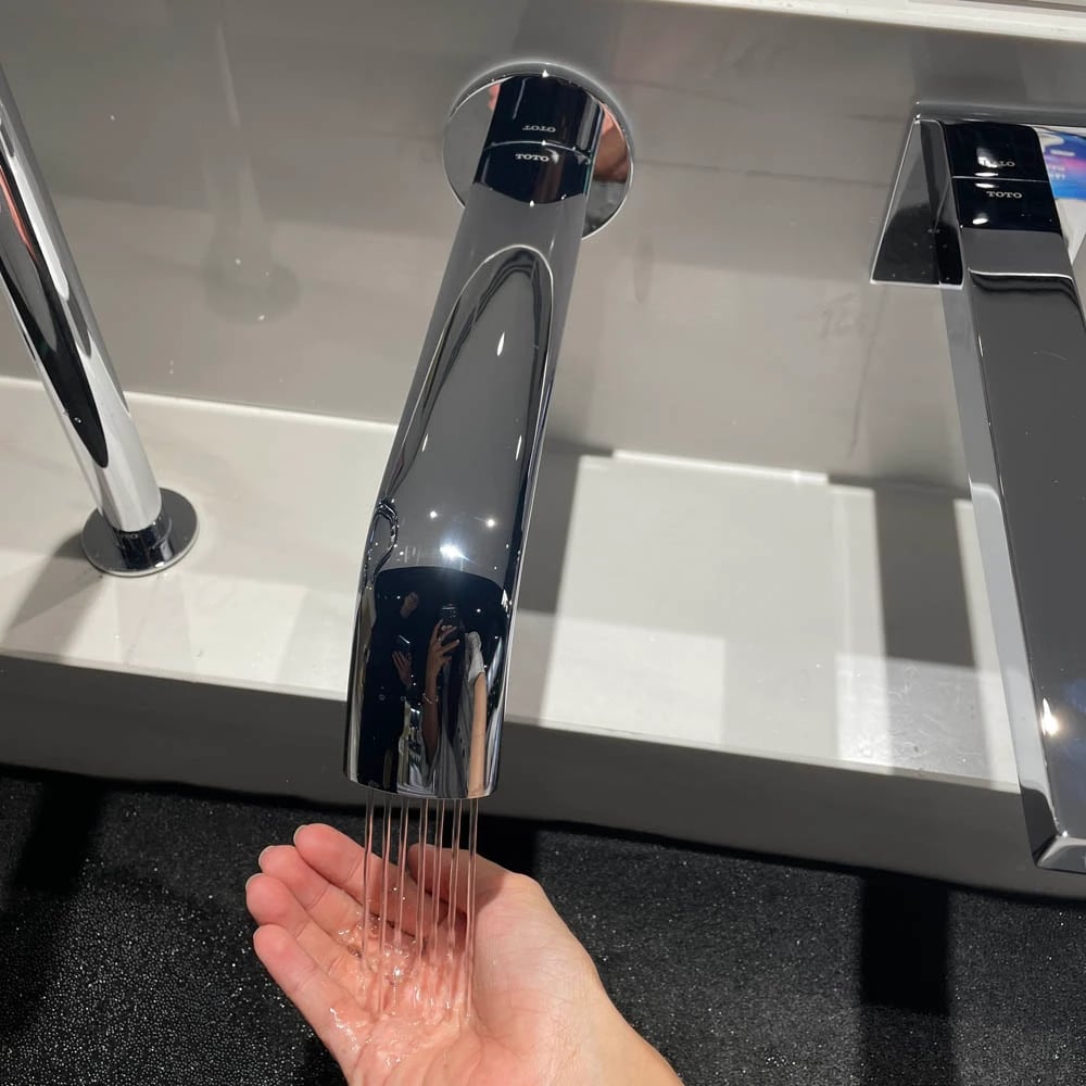 Ảnh Vòi cảm ứng tự động TOTO TLE24010V 4