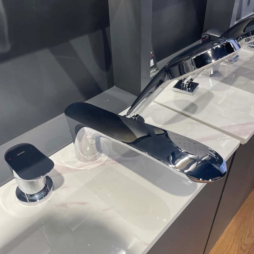 Ảnh Vòi chậu gắn tường TOTO TLG01311BB 4