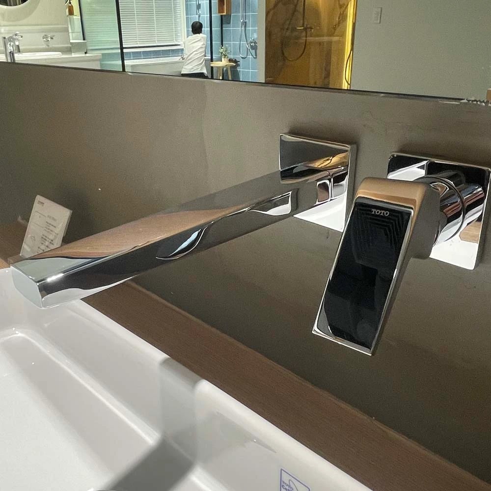 Ảnh Vòi chậu gắn tường TOTO TLG10308BB 3