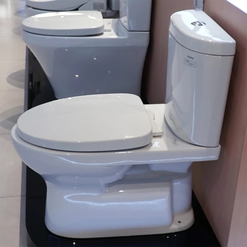 Bồn cầu 2 khối TOTO có tốt không ? Mua ở đâu ?