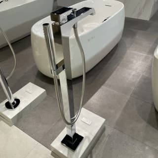 Ảnh Vòi sen bồn tắm TOTO TBG08306AA/TBN01105B 3