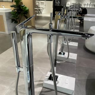 Ảnh Vòi sen xả bồn tắm TOTO TBP03301AA/TBN01105B 4