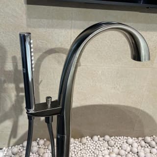 Ảnh Vòi sen xả bồn tắm TOTO TBP01301AA/TBN01105B 4