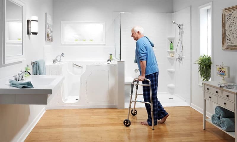 Cách chọn thiết bị vệ sinh cho người già